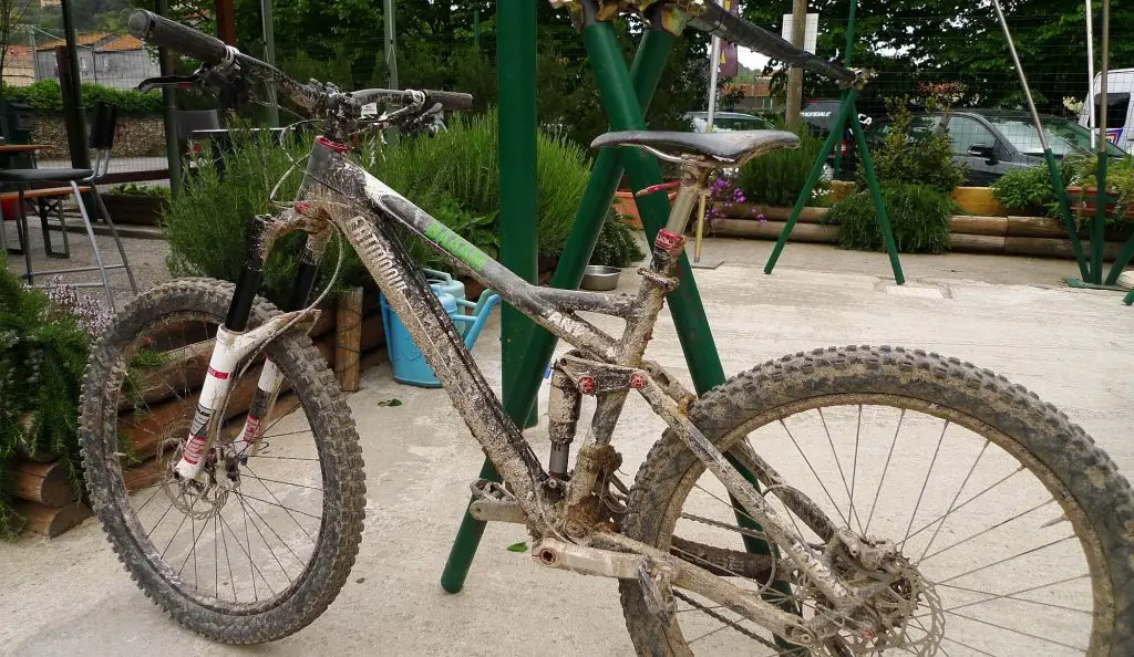 gemakkelijk-je-mountainbike-schoonmaken-fietsportaal